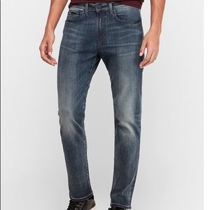 Express Classic Fit Kingston Tapered Leg